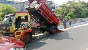 Jasa buang puing terdekat
