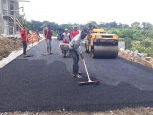 proses pengerjaan aspal hotmix untuk jalan