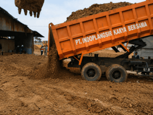 proses-pengurugan-lahan-proyek